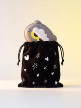 ZOA hand warmer detail